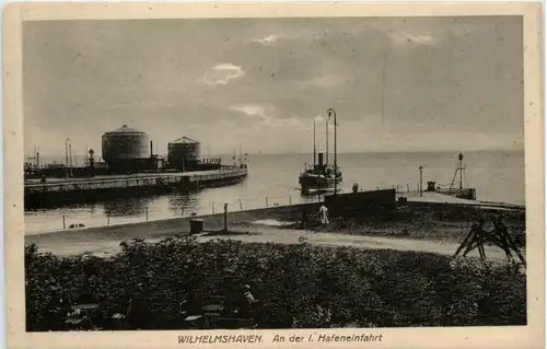 Wilhelmshaven - An der I. Hafeneinfahrt -480486