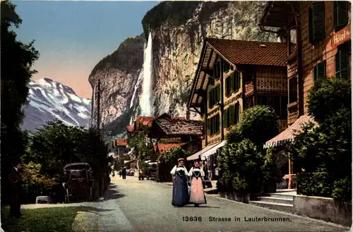 Strasse in Lauterbrunnen -482742