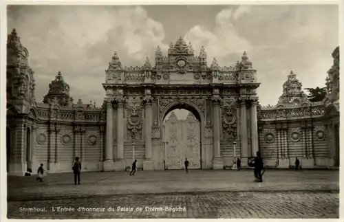 Constantinople - Le Palais de Dolma Bagtsche -484802