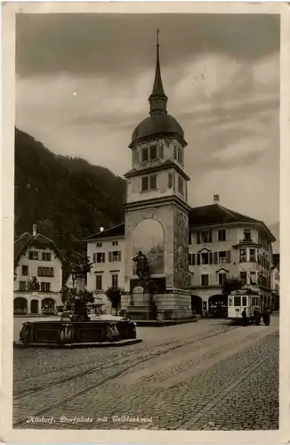 Altdorf - Dorfplatz mit Telldenkmal -484062