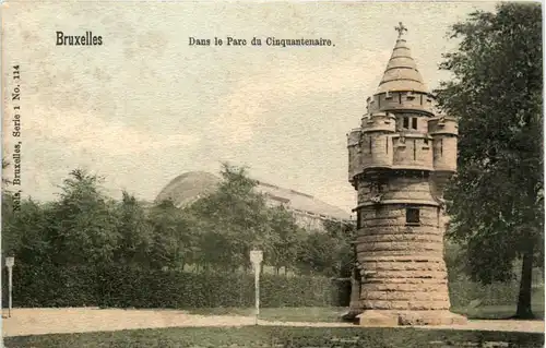Bruxelles - Dans le Parc du Cinquantenaire -485804