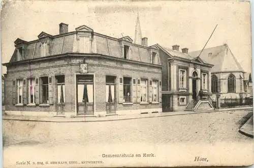 Hove - Gemeentehuis en Kerk -485880