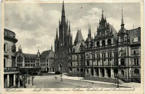 Wiesbaden, Adolf Hitler Platz mit Rathaus, Marktkirche u. Studienanstalt -369236