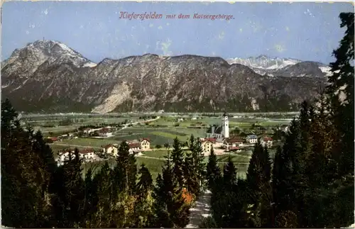 Kiefersfelden mit dem Kaisergebirge -369936