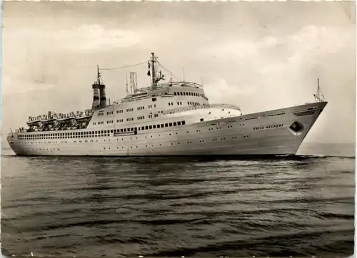 FDGB Urlauberschiff TMS Fritz Heckert -489384
