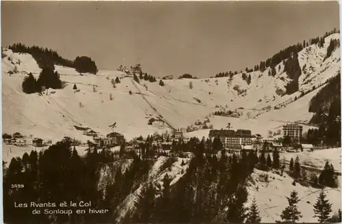 Les Avants et le Col de Sonloup en hiver -490138