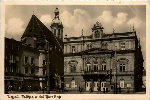 Troppau - Stadttheater und Pfarrkirche -493796