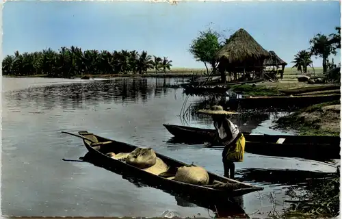 Africa - Scene de la vie riveraine -98596