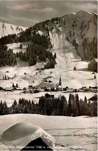 Riezlern mit Gehrenspitze -391936