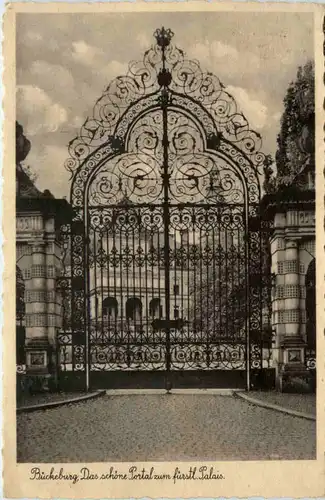 Bückeburg, das schöne Portal zum fürstl. Palais -391948