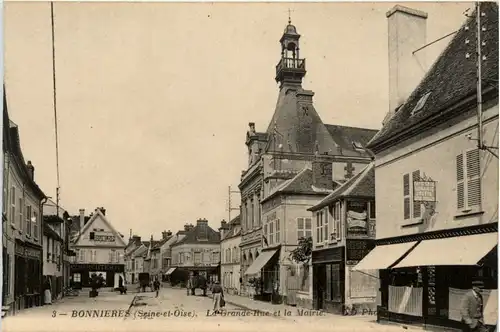 Bonnieres, La Grande-Rue et la mairie -393284