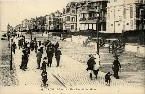 Trouville, Les Planches et les Villas -392236