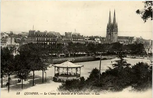 Quimper, Le Champ de Bataille et la Cathedrale -392030