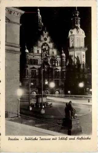 Dresden, Brühlsche Terrasse mit Schloss und Hofkirche -393642