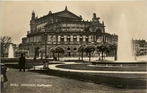 Dresden, Hoftheater -392606