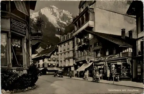 Interlaken mit Jungfrau -393236