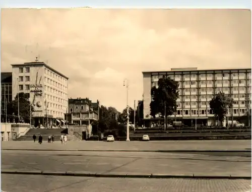 Karl-Marx-Stadt, Blick zur Bahnhofstrasse -394168