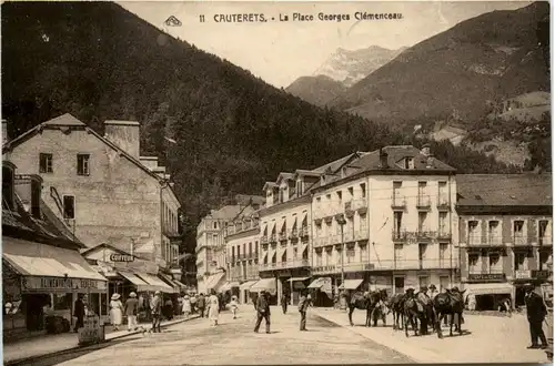 Cauterets, La Place Georges Clemenceau -392900