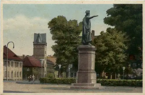 Dessau, Franz Denkmal -395310