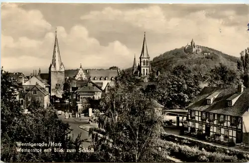 Wernigerode, Westerntor mit Blick zum Schloss -396102