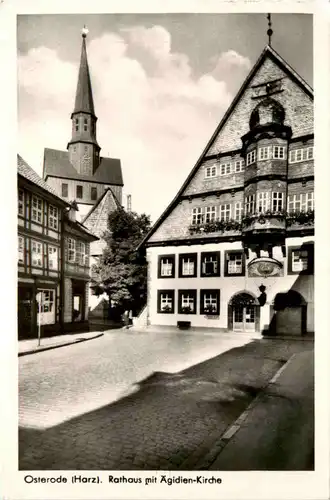 Osterode, Rathaus mit Ägidien-Kirche -396878