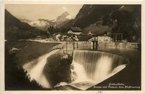 Gotthardbahn - Stausee und Kaskade beim Pfaffensprung -475900