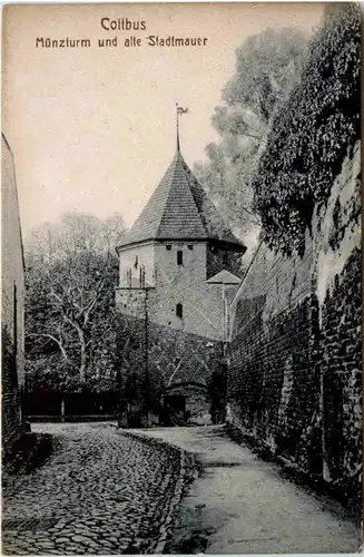 Cottbus, Münzturm und alte Stadtmauer -397942