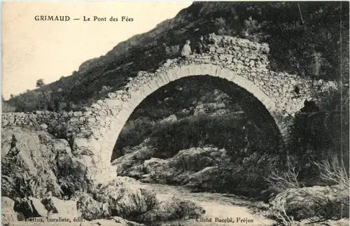 Grimoud - Le Pont des Fees -476680