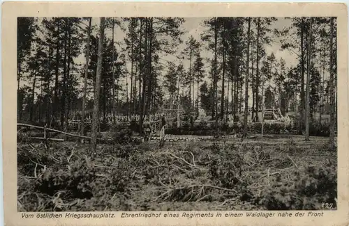 Ehrenfriedhof eines Regiments nahe der Front - Ostpreussen -494462