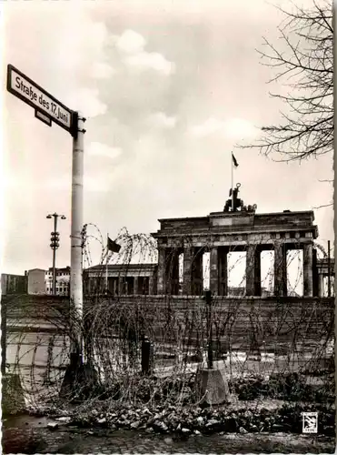 Berlin - Brandenburger Tor - Zonengrenze -494816