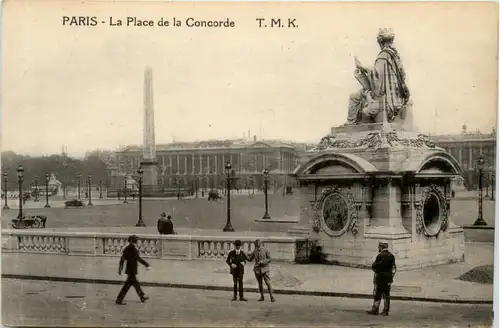 Paris - La Place de la Concorde -496872