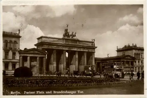 Berlin, Pariser Platz und Brandenburger Tor -376878