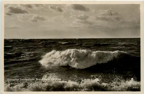 Ostseebad Swinemünde - Brandung an der Mole -494870