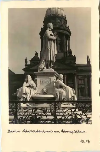 Berlin, Schillerdenkmal am Schauspielhaus -376956