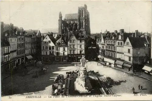 Abbeville - La Place de l Amiral Courbet -497232