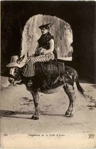 Paysanne de la Cote d Azur -497752