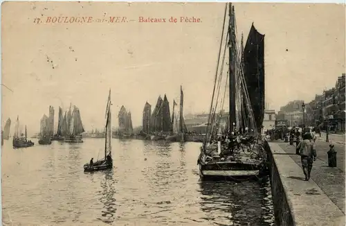 Boulogne sur Mer - Bateaux de peche -497560