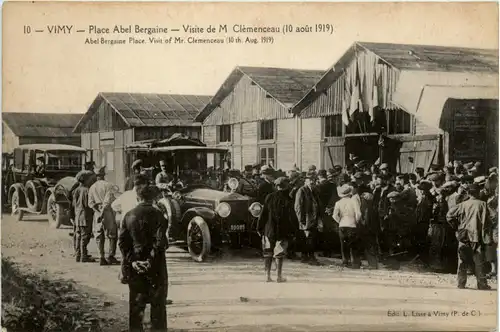 Vimy - Place Abel Bergaine - Visite de Clemmanceau 1919 -497170
