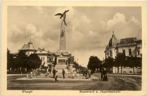 Ploesti - Boulevard und Jägerdenkmal -462950