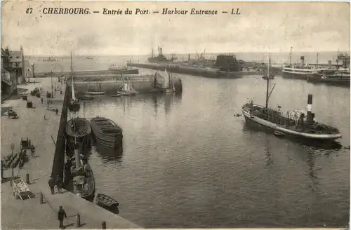 Cherbourg - Entree du Port -497390