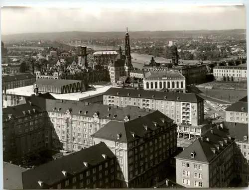 Dresden, Blick v. Rathausturm -398722