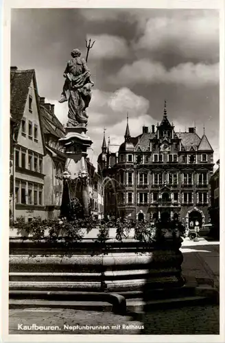 Kaufbeuren - Neptunbrunnen mit Rathaus -464304