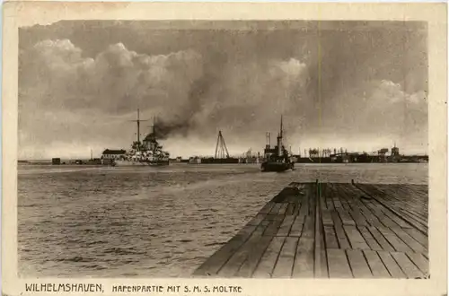 Wilhelmshaven - Hafenpartie mit SMS Moltke -499574