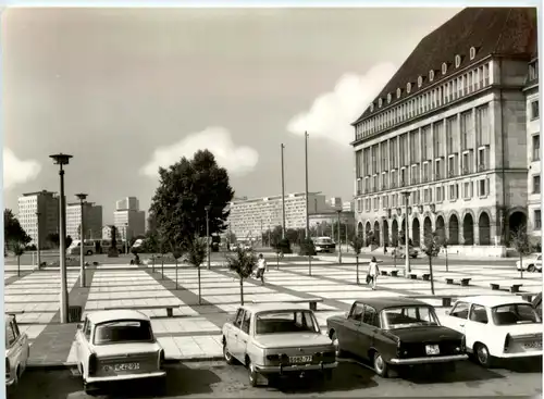 Dresden, Am Rathaus, Blick zur Leningrader Strasse -398928