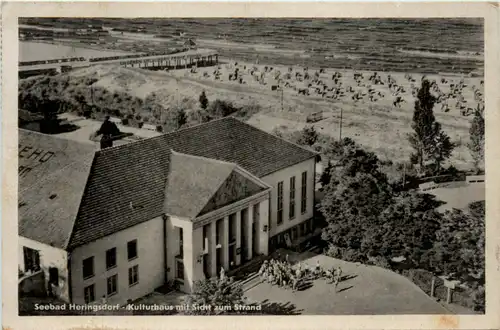 Seebad Heringsdorf, Kulturhaus mit Sicht zum Strand -501236