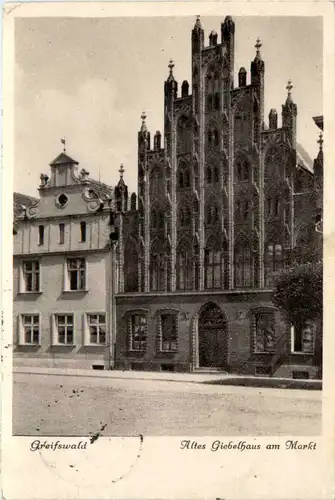 Greifswald, Altes Giebelhaus am Markt -502500