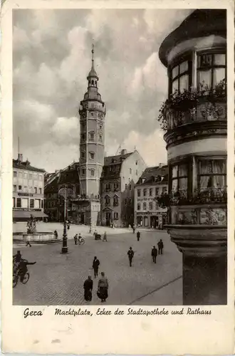 Gera, Marktplatz, Erker der Stadtapotheke und Rathaus -500394