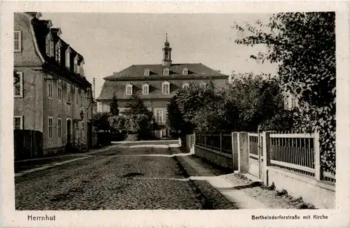 Herrnhut, Berthelsdorferstrasse mit Kirche -384456