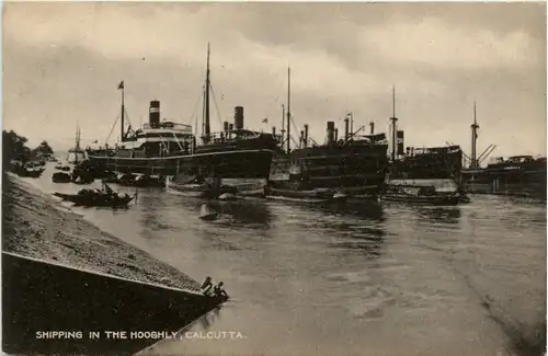 Calcutta - Shipping in the Hooghly -469446