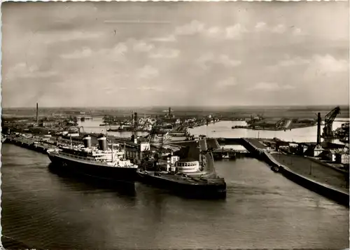Bremerhaven - Hafenanlagen -601924